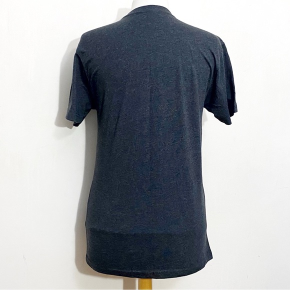 No tags Ellen Degeneres Show “Love” graphic short sleeve tee shirt nice fabric M - Picture 4 of 4